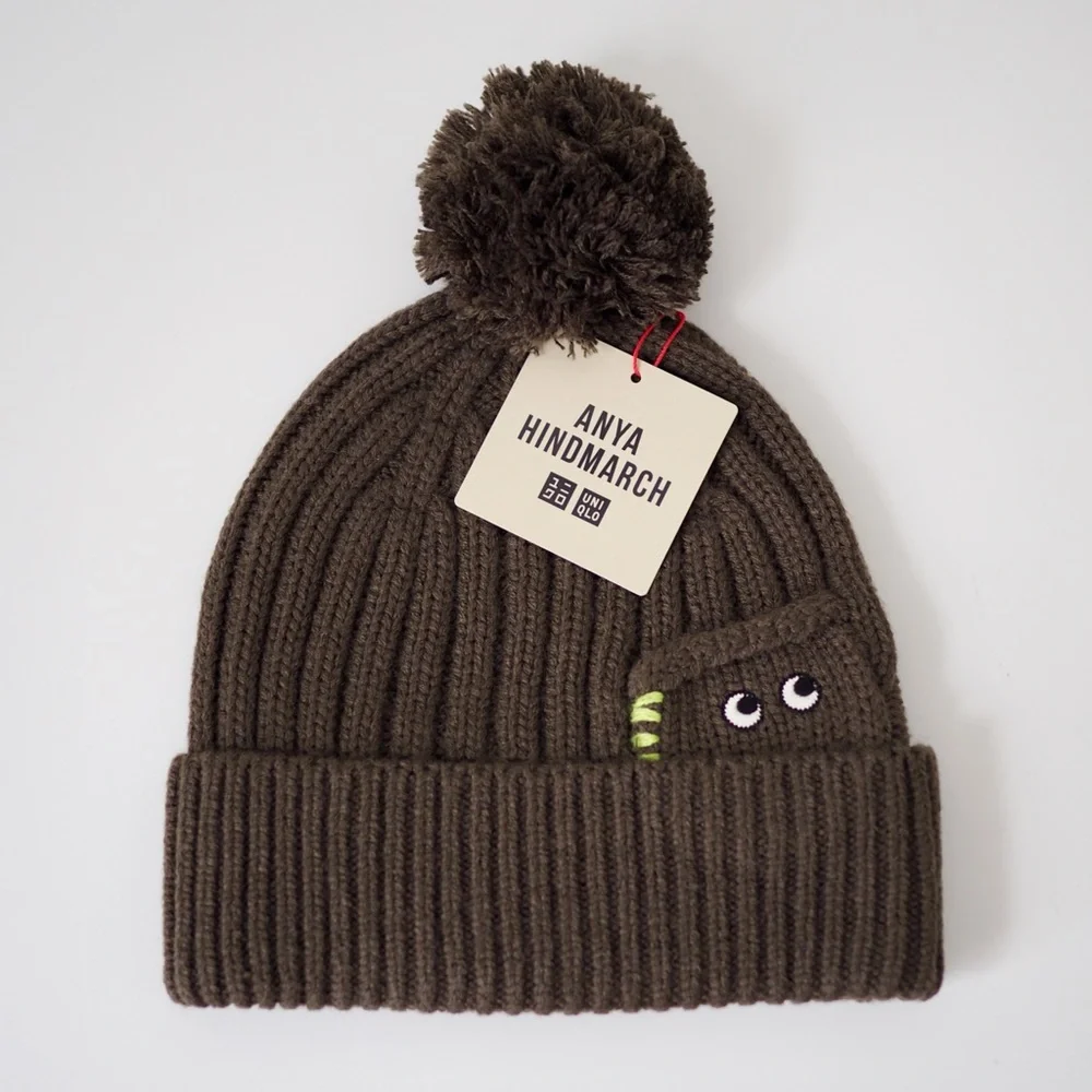 Anya Hindmarch eyes signature logo Uniqlo heattech knit beanie olive - Picture 7 of 8